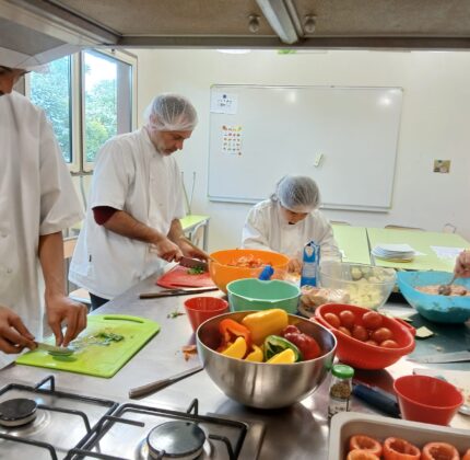 À l’IME Taussat, la cuisine devient un moment de transmission et de partage
